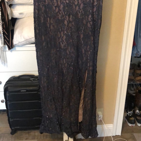 Beautiful brides maid dress. Worn once in 2018. - Picture 2 of 6